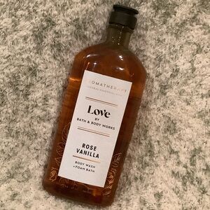 Bath & Body Works Aromatherapy Love Scented Rose Vanilla Body Wash NWT 10 oz